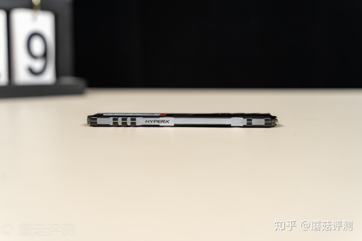 msi click bios s雷电_插槽_08