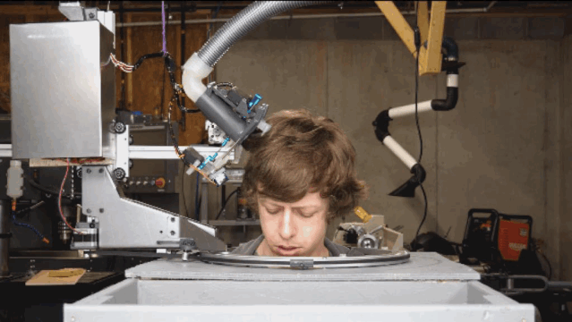 剪羊毛机器人图片
