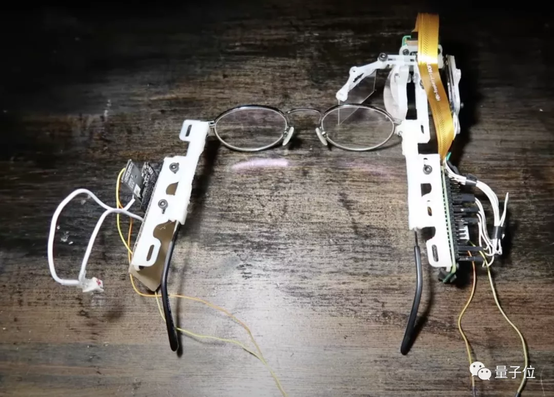 DIY穷人版谷歌眼镜，自定义手势操控，树莓派再一次被开发新玩法